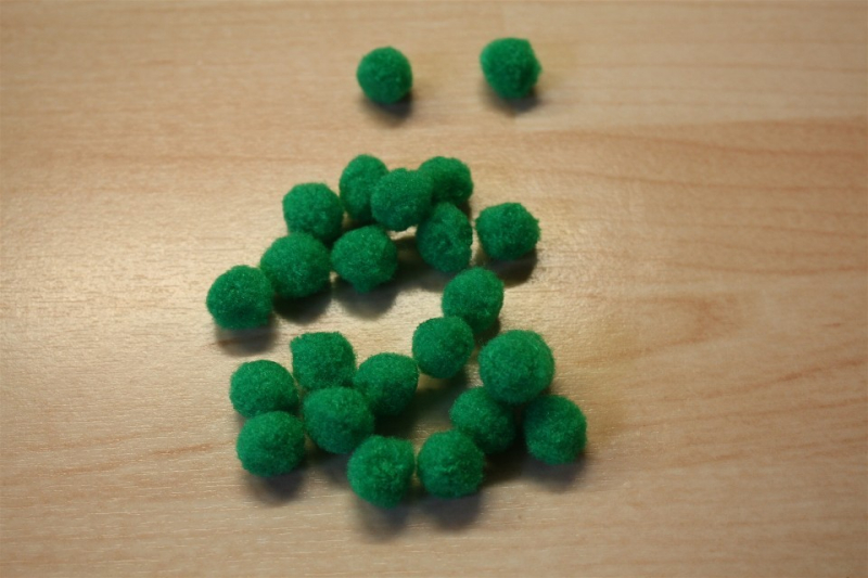 ST-190617  Pompoms 13mm
