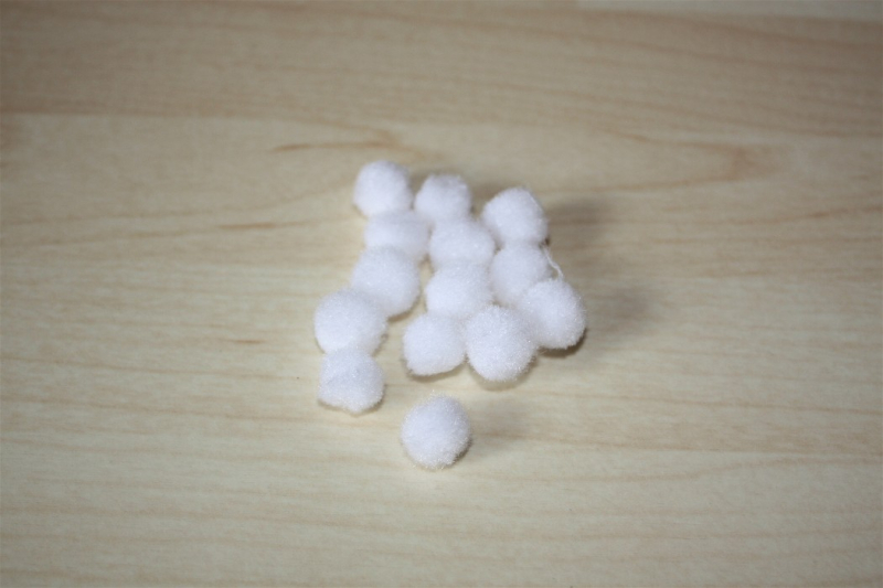 ST-190617  Pompoms 13mm