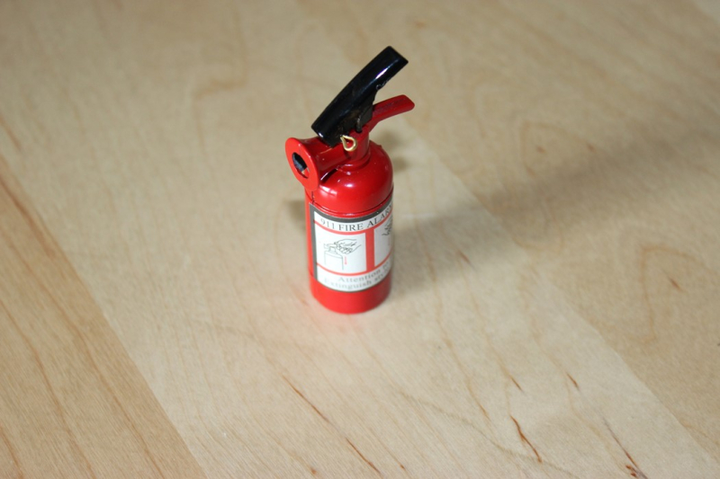 AL-63384124231318   Feuerlöscher klein
