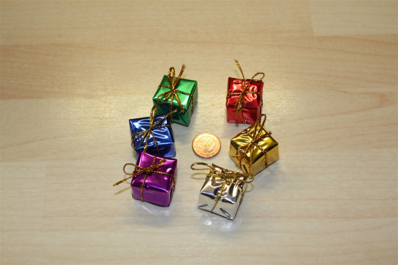 MF-050052917   Geschenkpäckchen 25