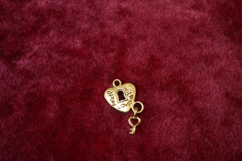 L-0803-07   Herz mit Schlüssel "Made with love"