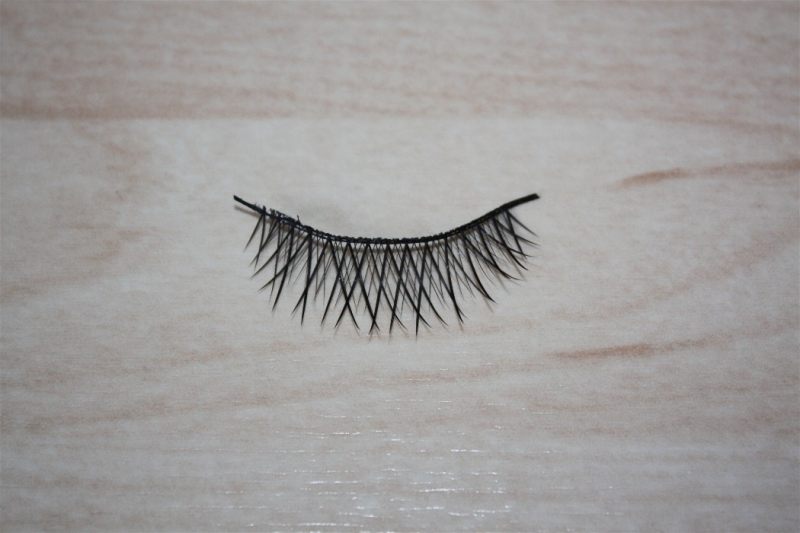 CH-W401   Wimpern